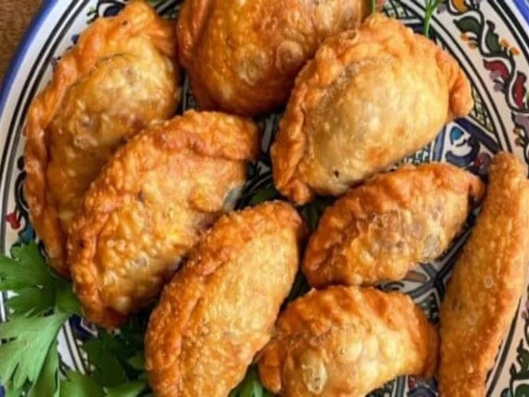 Golden fried meat pastries