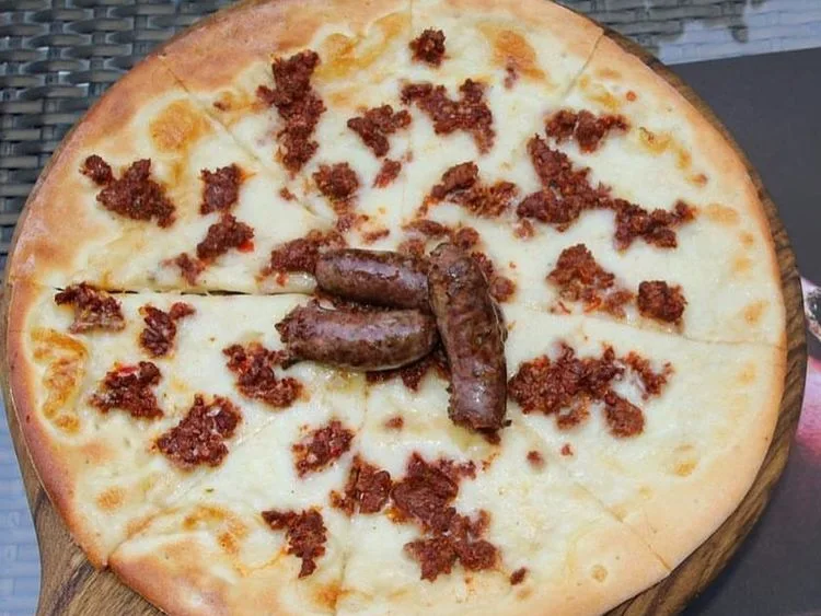 Soujouk and cheese flatbread